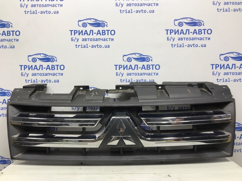 Решетка радиатора Mitsubishi Pajero Wagon 2006-2022 4 3.2 Дизель 4M41 7450A368 Б/У