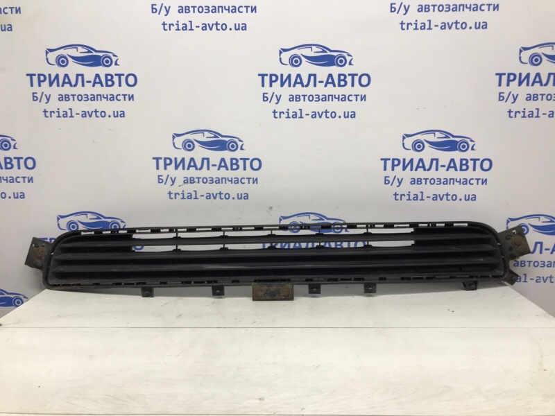 Решетка бампера центральная Infiniti Q50 2013- V37 2.2 diesel OM651 622544HB0A Б/У
