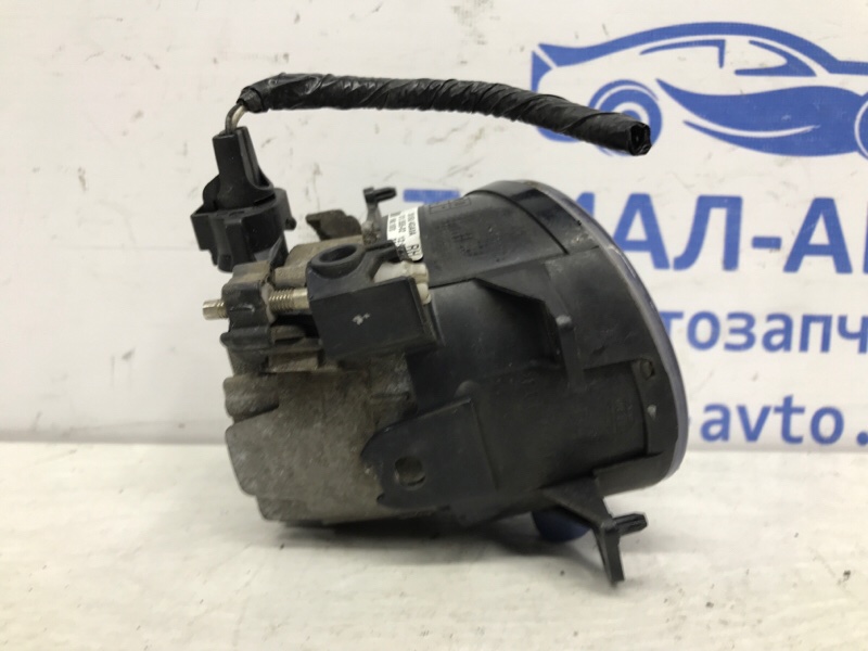 Фара противотуманная правая Infiniti Q50 V37 2.2 diesel OM651