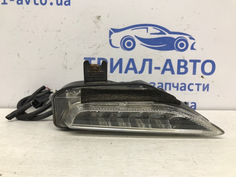 Фара противотуманная правая Infiniti Q50 2013- V37 2.2 diesel OM651 261304GA0A Б/У