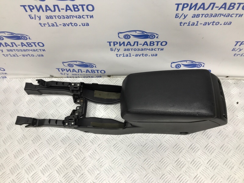 Подлокотник Outback 2009-2014 BR 2.5 бензин Ej253