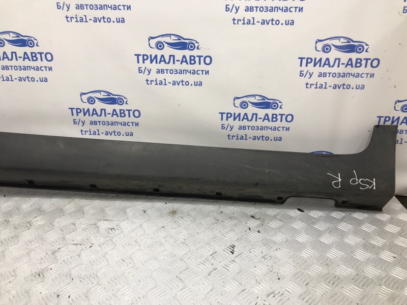 Накладка порога внешняя правая Kia Sportage SL 1.7 diesel D4FD Накладка порога внешняя правая Kia Sportage SL 1.7 diesel D4FD
