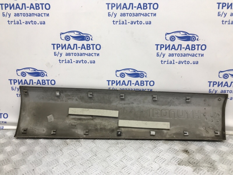 Накладка двери передняя левая Tucson 2004-2010 JM 2.0 diesel D4EA