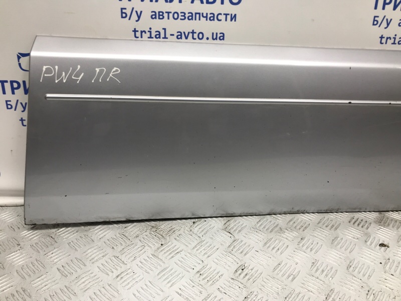 Накладка двери передняя правая Pajero Wagon 2006-2022 4 3.2 Дизель 4M41