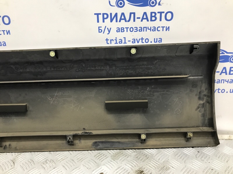 Накладка двери передняя правая Pajero Wagon 2006-2022 4 3.2 Дизель 4M41