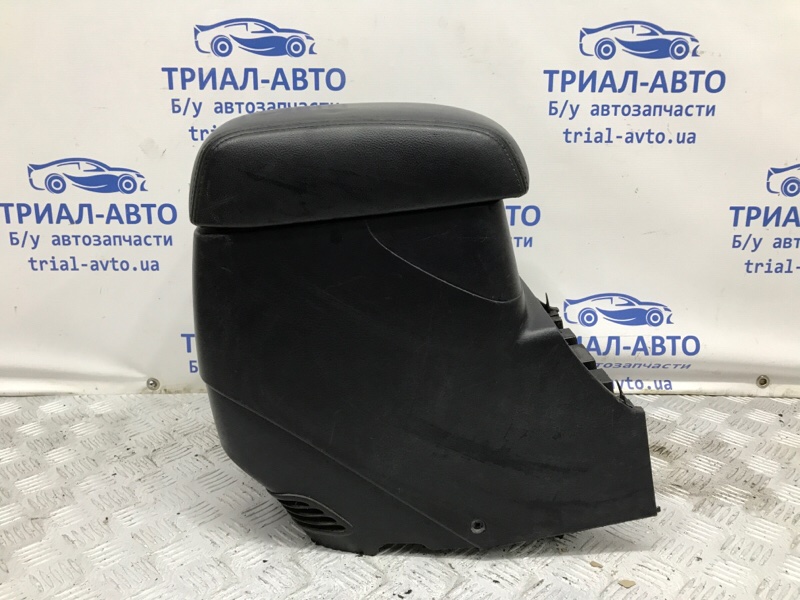 Подлокотник Mitsubishi Pajero Wagon 2006-2022 4 3.2 Дизель 4M41 8011A523XA Б/У