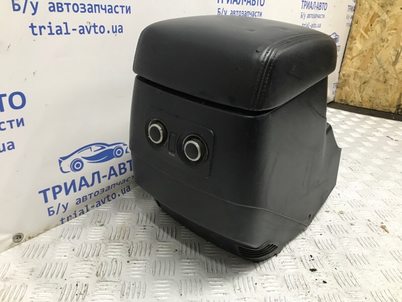 Подлокотник Mitsubishi Pajero Wagon 4 3.2 Дизель 4M41