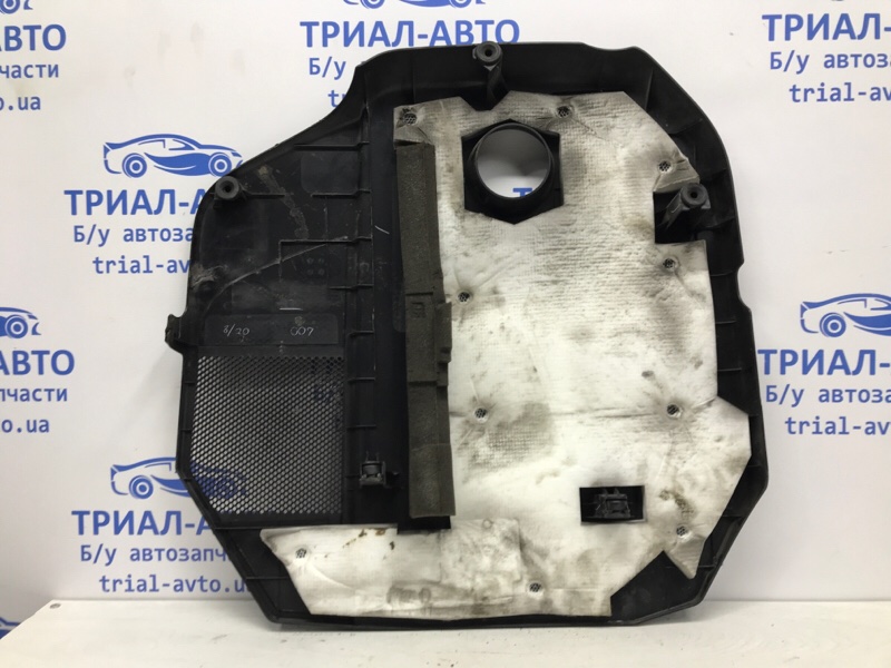 Декоративная крышка ДВС Q50 2013- V37 2.2 diesel OM651