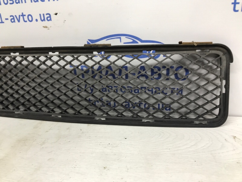 Решетка бампера центральная Hyundai Tucson JM 2.0 diesel D4EA