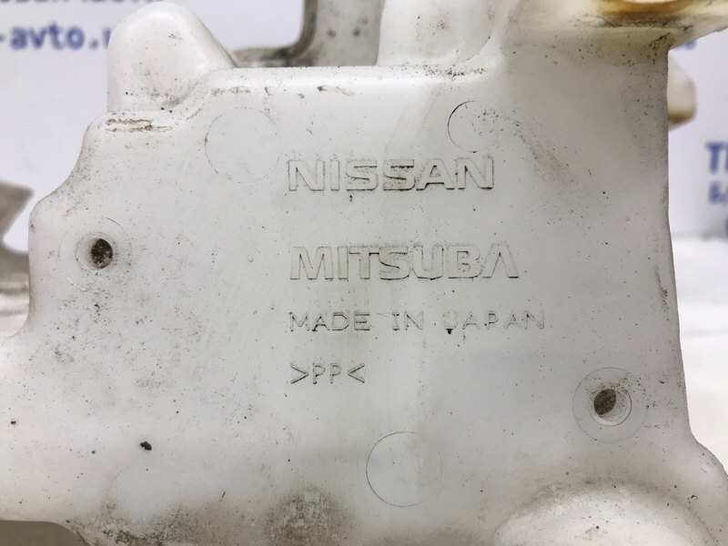 Бачок омывателя Q50 2013- V37 2.2 diesel OM651