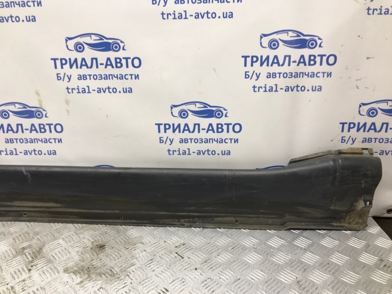 Накладка порога внешняя правая Mitsubishi Pajero Wagon 4 3.2 Дизель 4M41