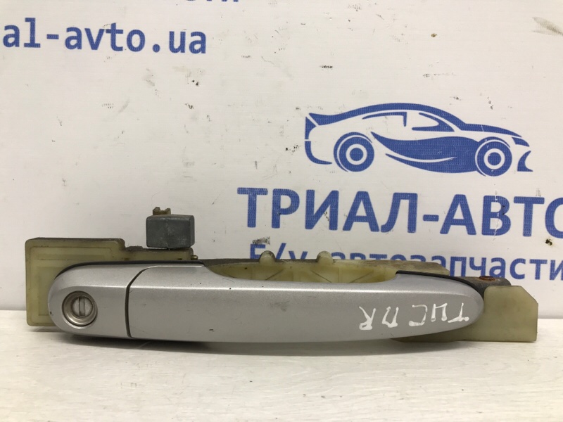 Ручка двери внешняя передняя правая Hyundai Tucson 2004-2010 JM 2.0 diesel D4EA Б/У