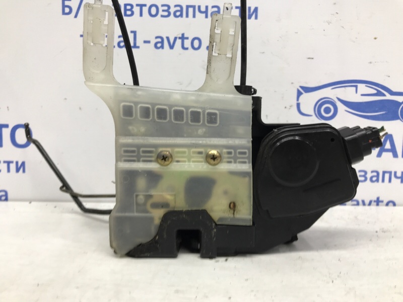 Замок двери передний левый Hyundai Tucson JM 2.0 Diesel D4EA
