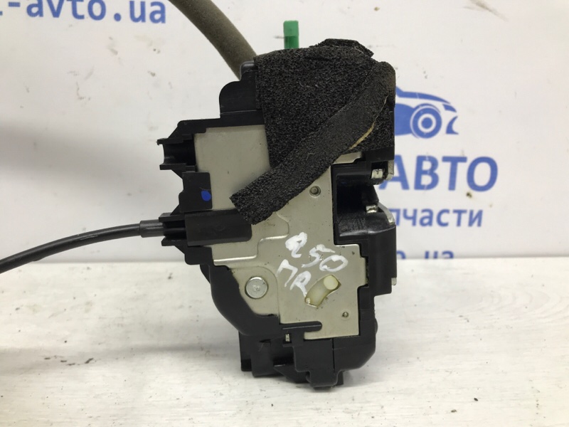 Замок двери передний правый Infiniti Q50 V37 2.2 diesel OM651