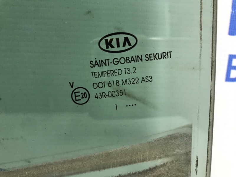 Стекло двери заднее левое Kia Sportage SL 1.7 diesel D4FD