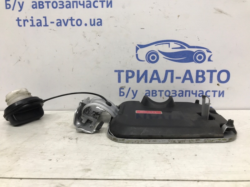 Лючок бака Infiniti Q50 V37 2.2 diesel OM651