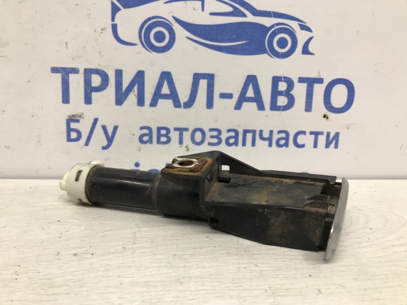 Омыватель фары правый Mitsubishi Pajero Wagon 2006-2022 4 3.2 Дизель 4M41 8264A026 Б/У