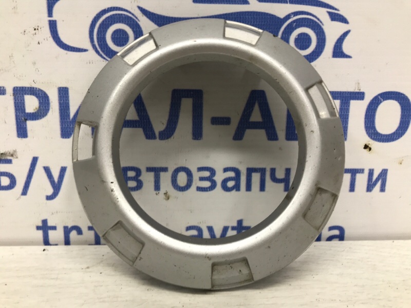 Решетка противотуманки левая Mitsubishi Pajero Wagon 2006-2022 4 3.2 Дизель 4M41 6400A583HA Б/У