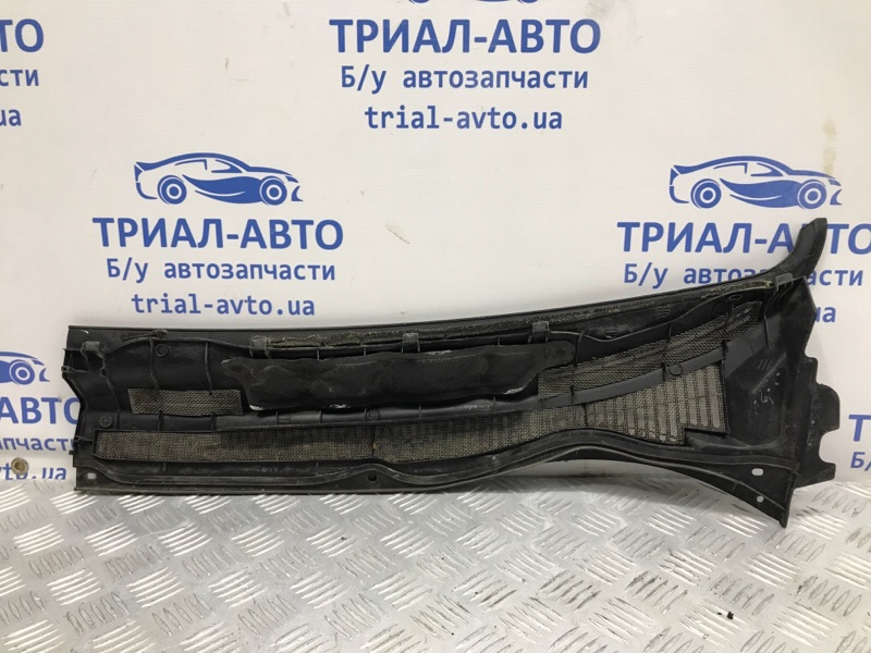 Дефлектор дворников правый Avensis 2003-2009 T25 1.8 бензин 1ZZFE
