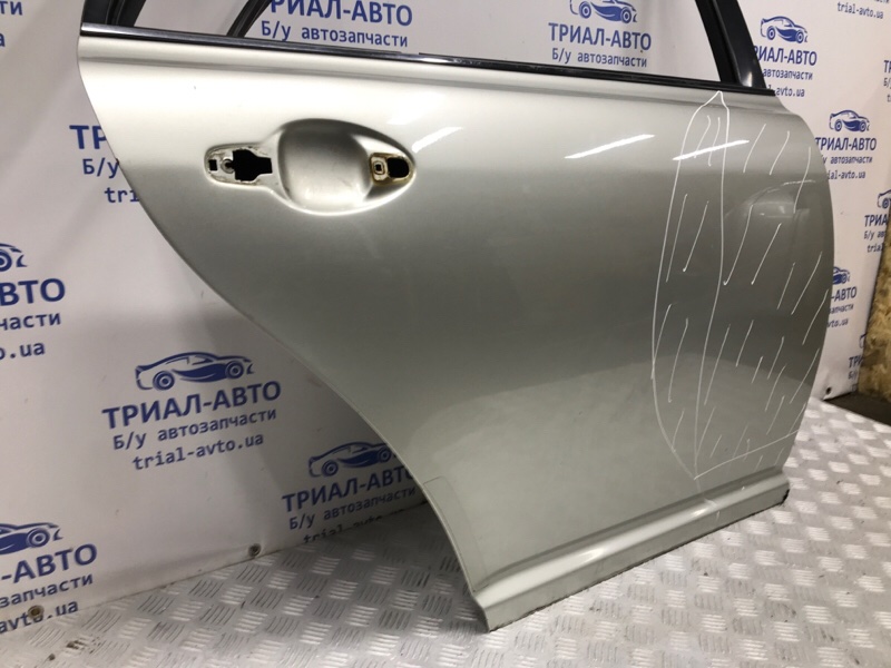 Дверь задняя правая Toyota Avensis T25 1.8 бензин 1ZZFE