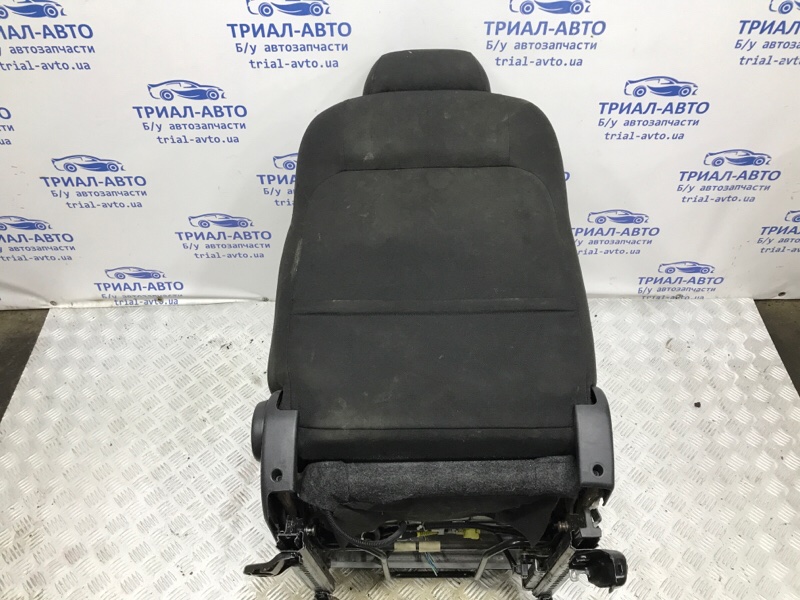 Сиденье переднее левое Avensis 2003-2009 T25 1.8 бензин 1ZZFE
