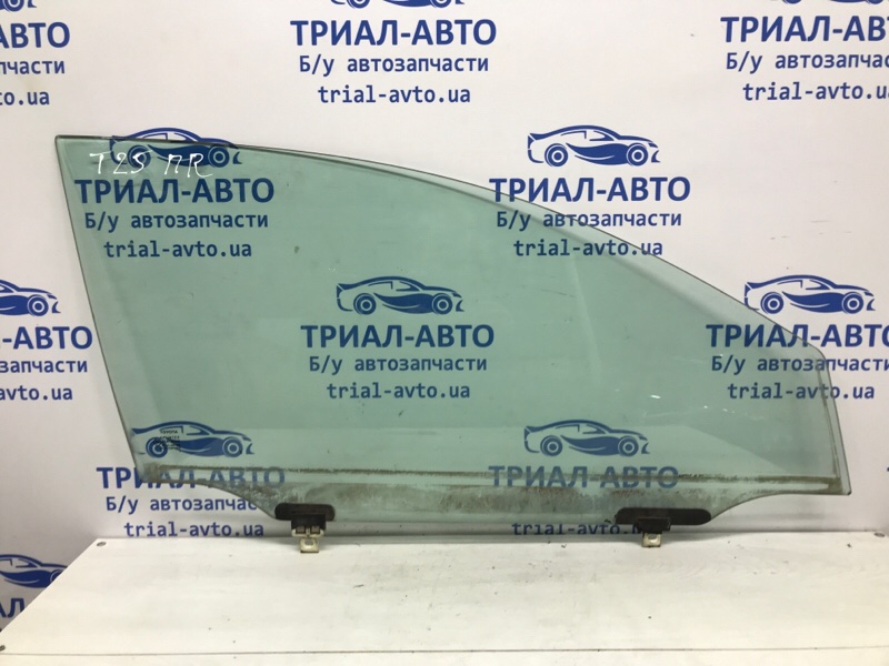 Стекло двери переднее правое Toyota Avensis 2003-2009 T25 1.8 бензин 1ZZFE 6810105030 Б/У