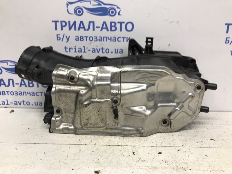 Корпус воздушного фильтра Q50 2013- V37 2.2 diesel OM651