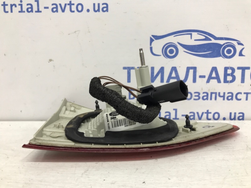 Фонарь задний внутренний правый Ford Kuga CBS 2.0 diesel
