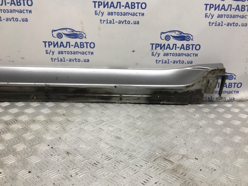 Накладка порога внешняя левая Mitsubishi Pajero Wagon 3 3.2 Дизель 4M41