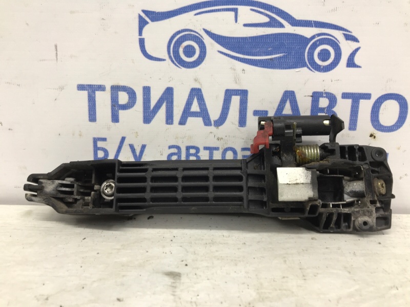 Ручка двери внешняя передняя правая Toyota Avensis T25 1.8 бензин 1ZZFE