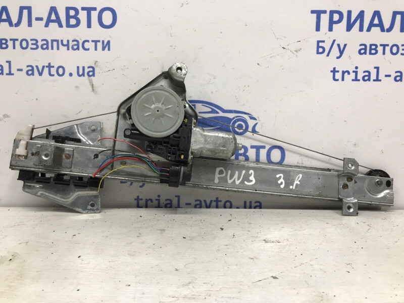 Стеклоподъемник задний правый Mitsubishi Pajero Wagon 1999-2006 3 3.2 Дизель 4M41 MN117068 Б/У