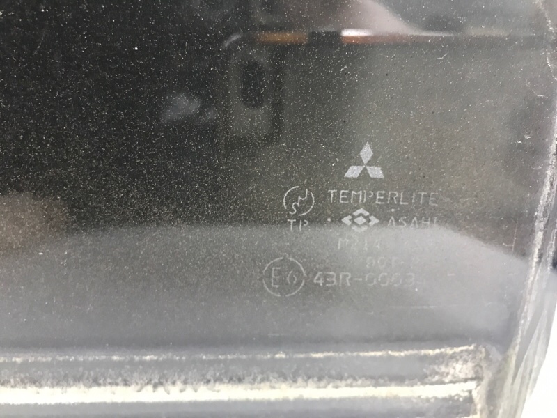 Стекло двери заднее левое Mitsubishi Pajero Sport K9 2.5 Diesel 4D56
