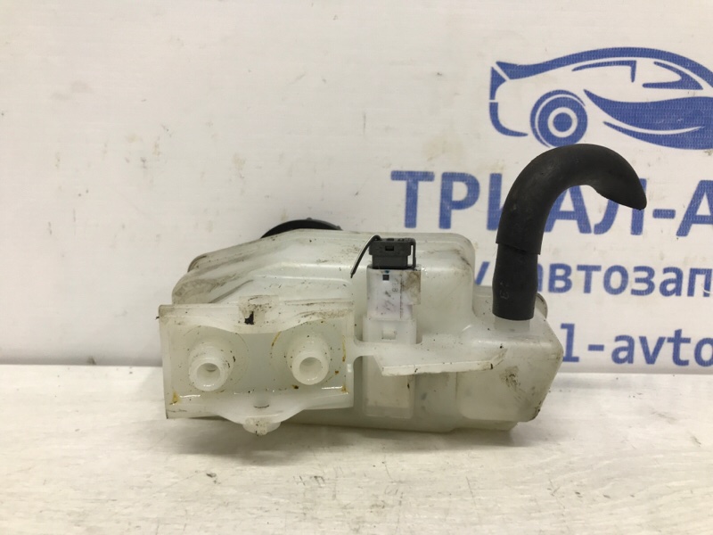 Бачок главного тормозного цилиндра Q50 2013- V37 2.2 diesel OM651