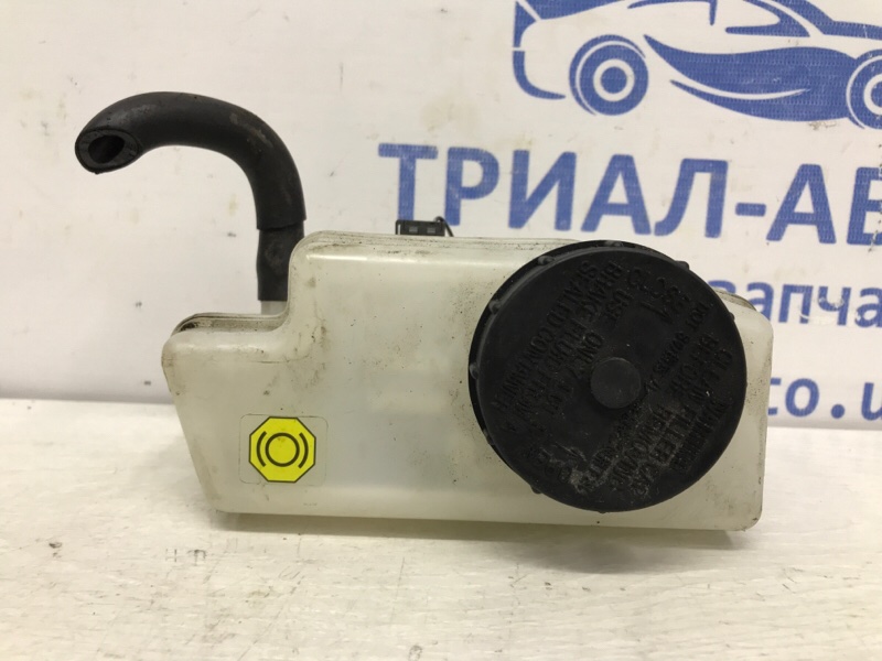 Бачок главного тормозного цилиндра Infiniti Q50 V37 2.2 diesel OM651