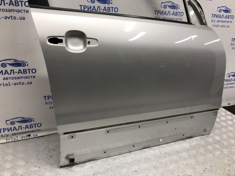 Дверь передняя правая Suzuki Grand Vitara JT 2.4 бензин J24B
