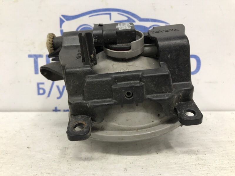 Фара противотуманная правая Toyota RAV 4 A40 2.2 diesel 2ADFTV