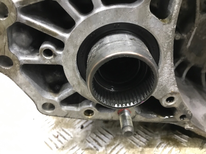 Коробка передач МКПП Toyota RAV 4 A40 2.2 diesel 2ADFTV