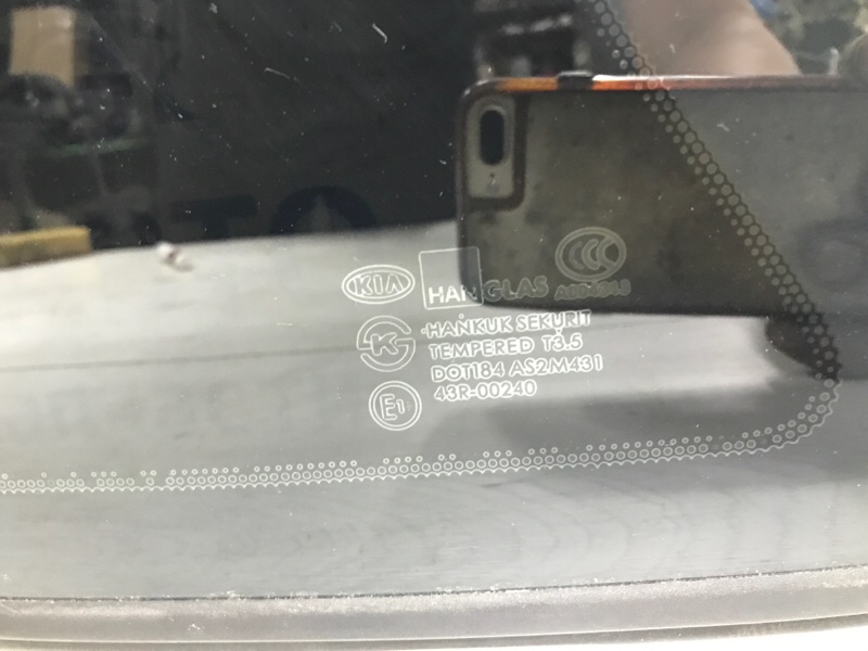 Стекло в кузов заднее левое Sorento 2002-2011 BL 2.5 diesel D4CB
