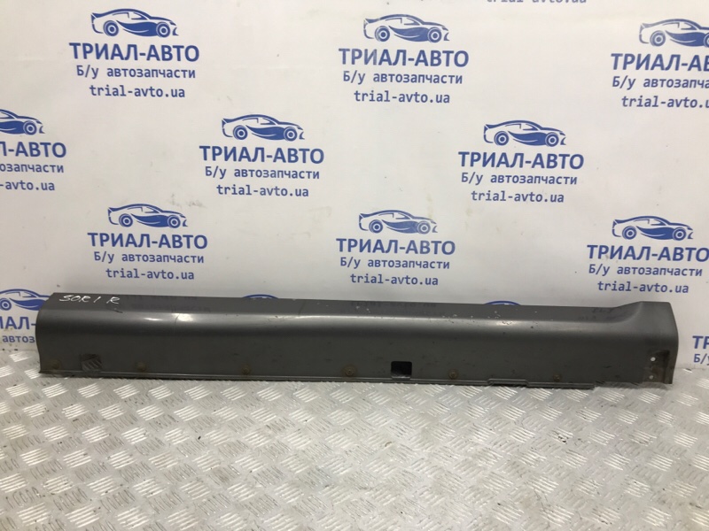 Накладка порога внешняя правая передняя Kia Sorento 2002-2011 BL 2.5 diesel D4CB 877723E000XX Б/У