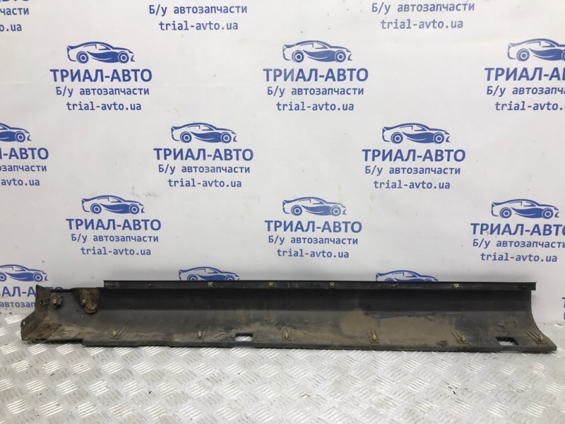 Накладка порога внешняя правая передняя Sorento 2002-2011 BL 2.5 diesel D4CB