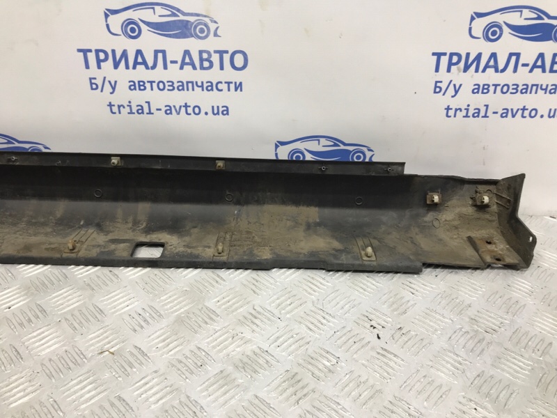 Накладка порога внешняя левая передняя Sorento 2002-2011 BL 2.5 diesel D4CB