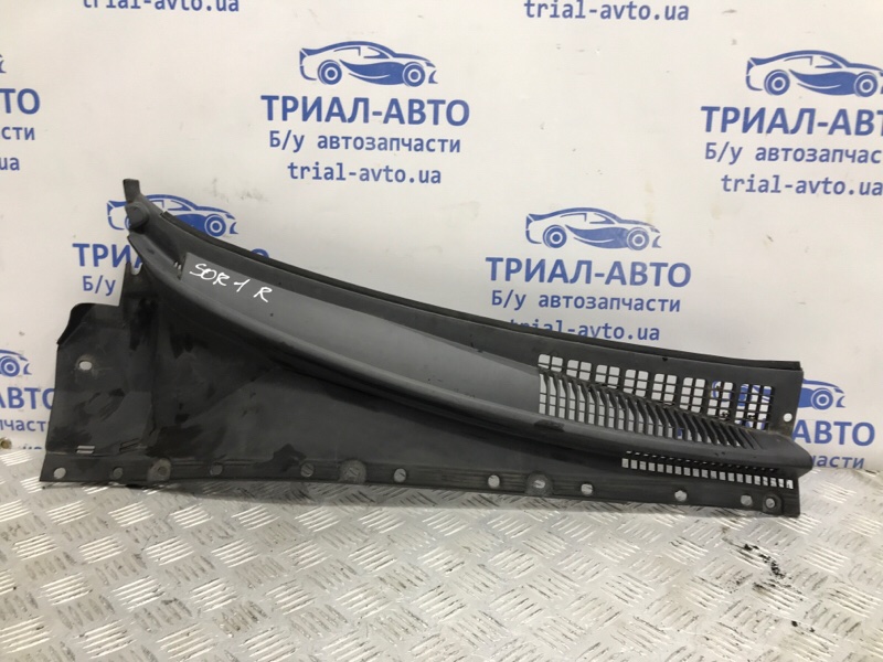 Дефлектор дворников правый Kia Sorento 2002-2011 BL 2.5 diesel D4CB 861603E000 Б/У