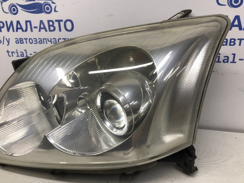 Фара левая галоген Avensis 2003-2009 T25 1.8 бензин 1ZZFE