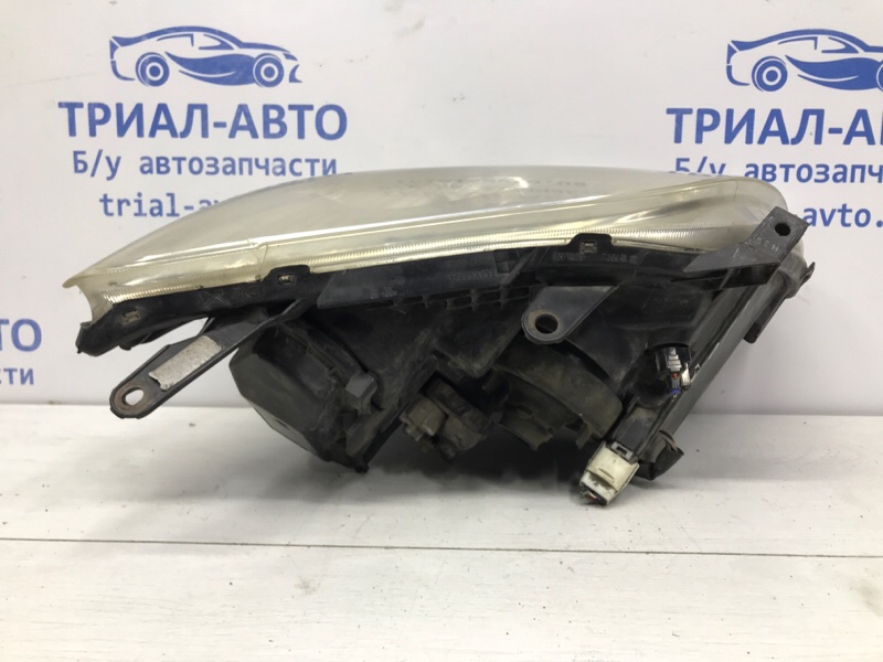 Фара левая галоген Avensis 2003-2009 T25 1.8 бензин 1ZZFE