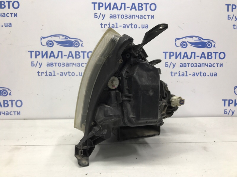 Фара левая галоген Avensis 2003-2009 T25 1.8 бензин 1ZZFE
