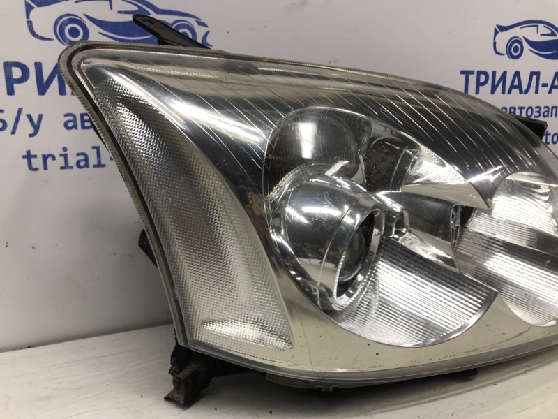 Фара правая галоген Avensis 2003-2009 T25 1.8 бензин 1ZZFE