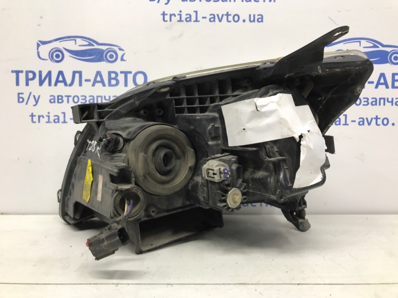 Фара правая галоген Avensis 2003-2009 T25 1.8 бензин 1ZZFE