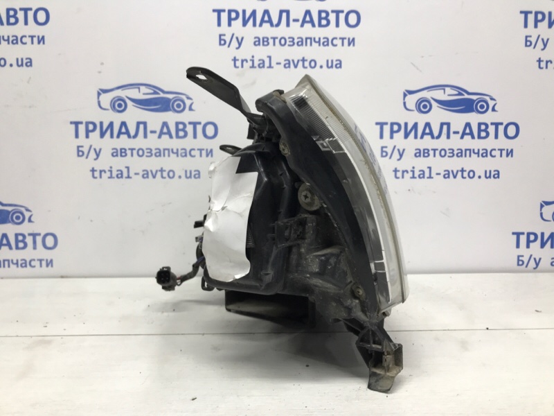Фара правая галоген Avensis 2003-2009 T25 1.8 бензин 1ZZFE