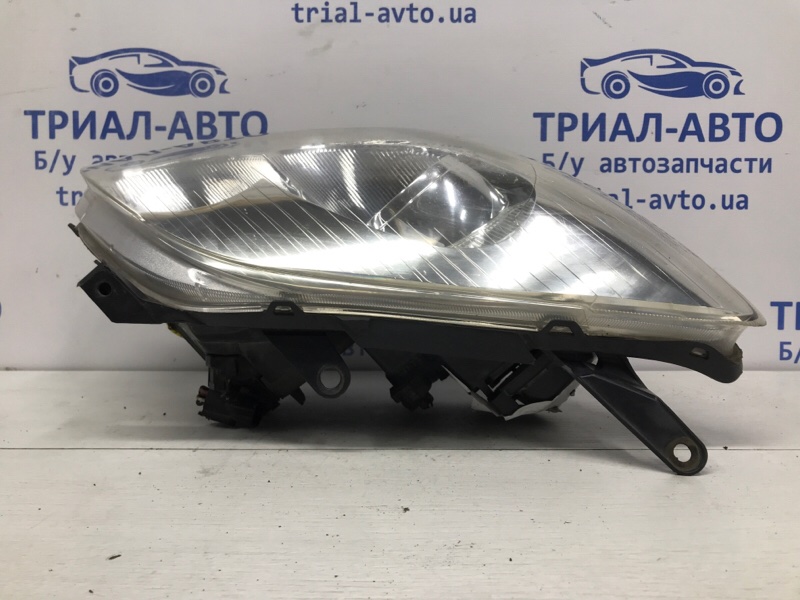 Фара правая галоген Avensis 2003-2009 T25 1.8 бензин 1ZZFE
