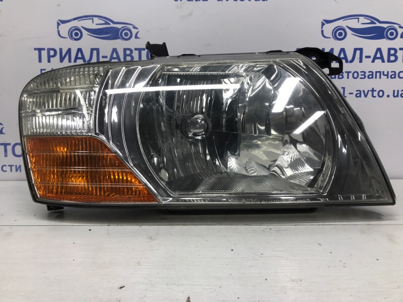 Фара правая галоген Mitsubishi Pajero Wagon 1999-2006 3 3.2 Дизель 4M41 MN133748 Б/У